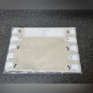 Cupcakes & Cashmere White Placemats Set